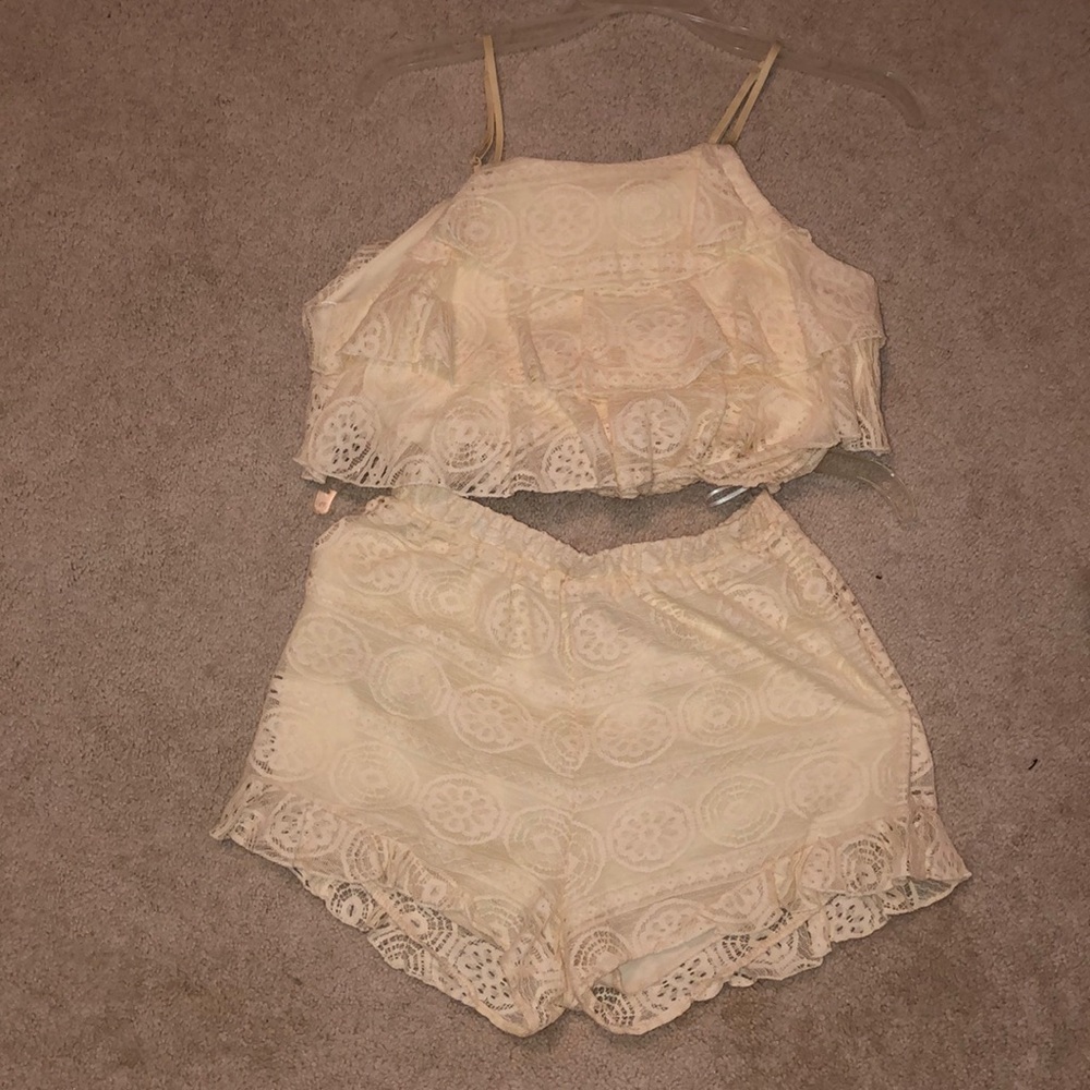 @ShopHopes Cream Set